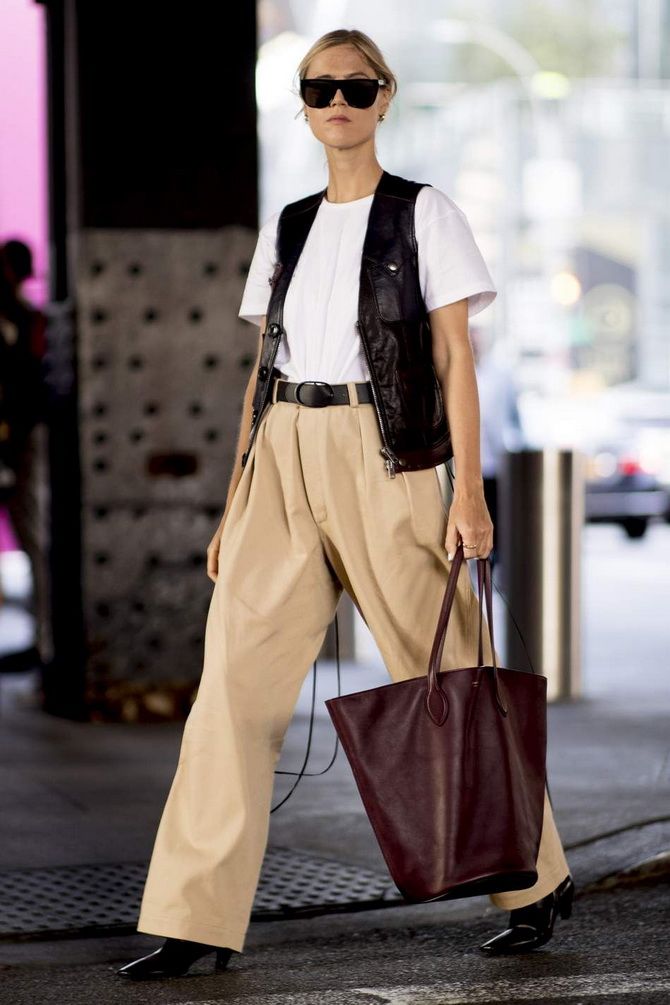 Без рукавов: 40 фешн-идей, с чем носить жилет в 2021-2022 году 35