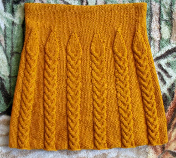 Детская расклешенная юбка спицами