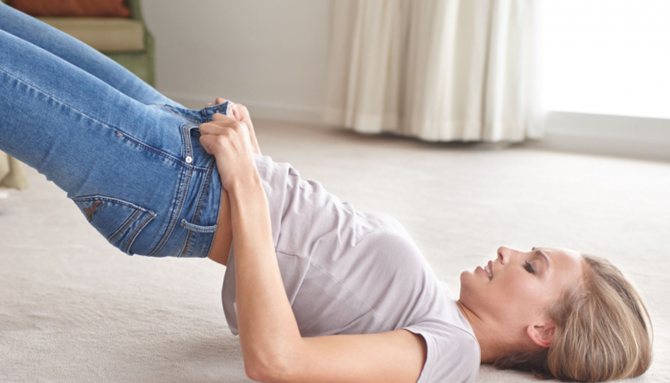 Как убрать растяжки на джинсах стрейч