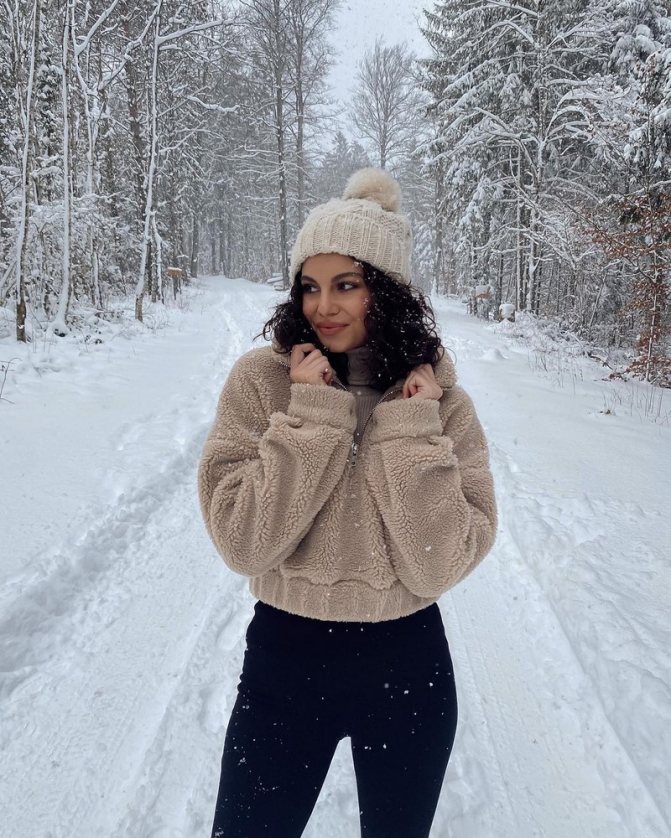 Какие головные уборы и шапки сейчас в моде? Новинки осени-зимы 2021-2022