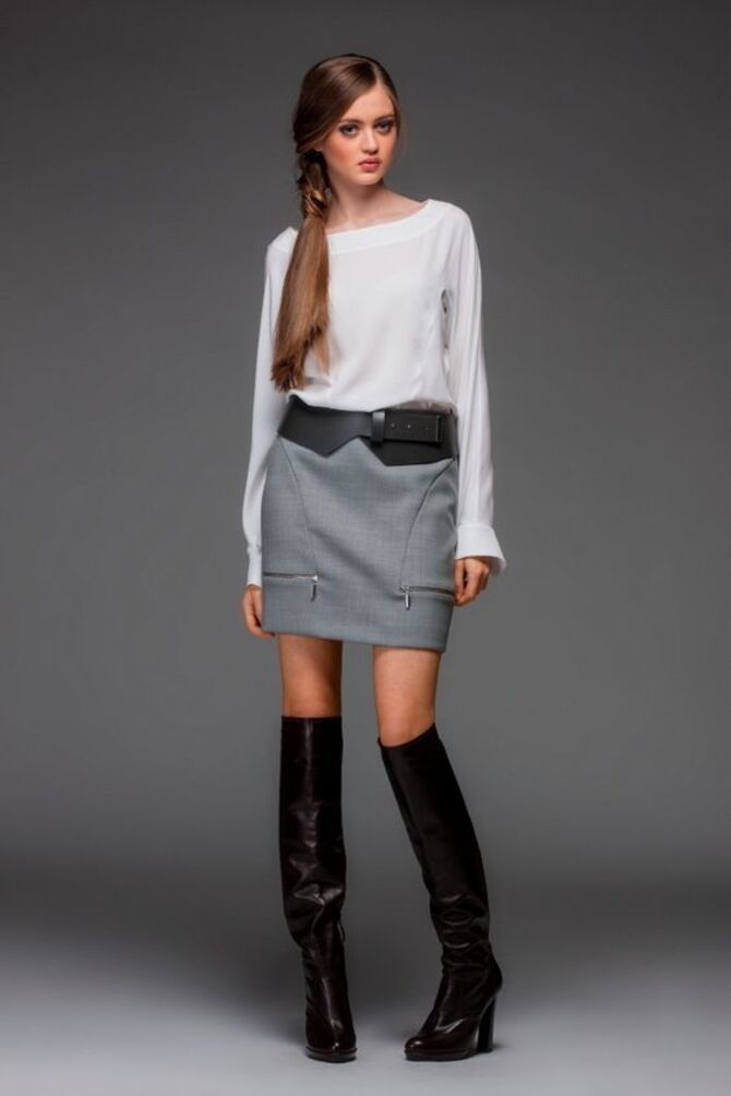 С чем носить короткую юбку: модные образы 2021-2022 54