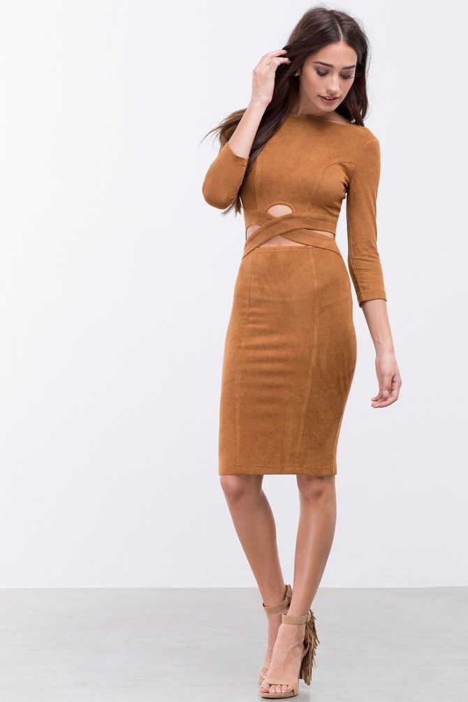 Стильное коричневое платье для любого возраста обзор с 50 фото — С чем носить, какие выбрать аксессуары?